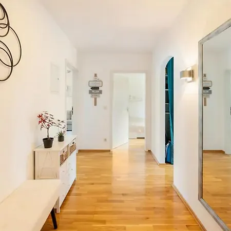Modern 3 Bedroom Near Oktoberfest