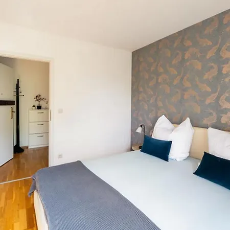 Modern 3 Bedroom Near Oktoberfest Lägenhet